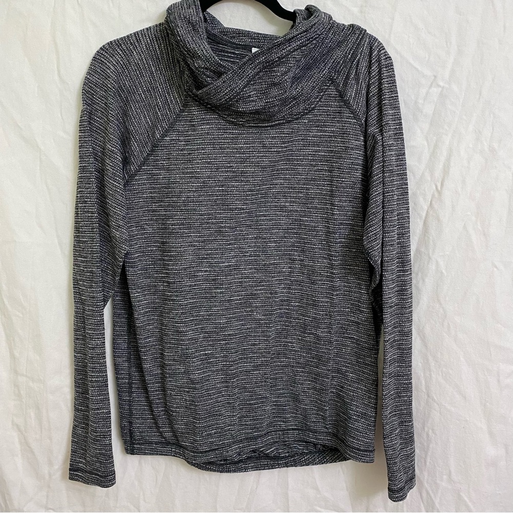 Lululemon Pullover Sweatshirt black/white- size 6